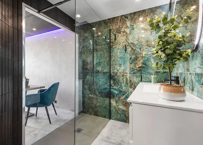 Serenity - Vue Design & Terrasse Plein Sud Heliopolis O - Village Naturiste *